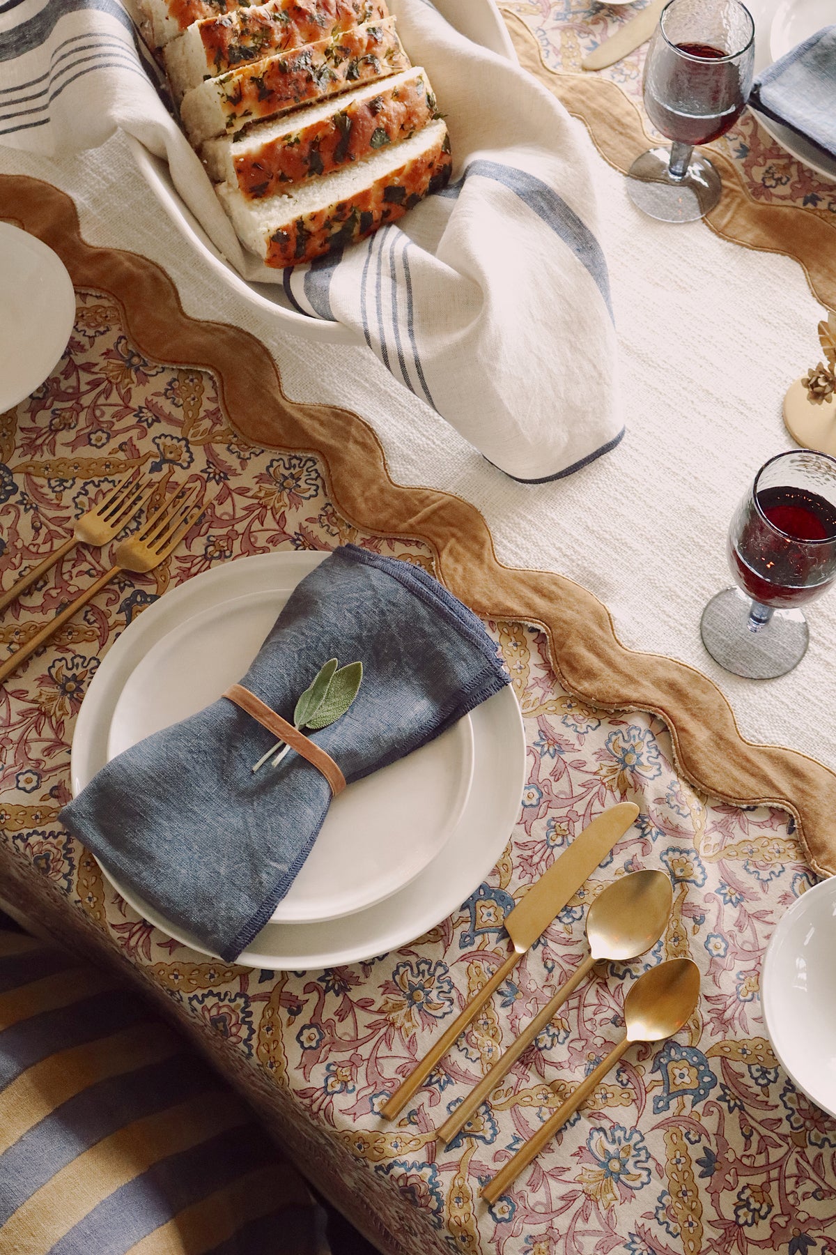 Luna Vine Tablecloth