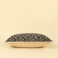 Daisy Play Pillow Black