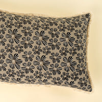 Daisy Play Pillow Black