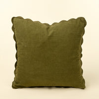 Coussin festonné en velours côtelé
