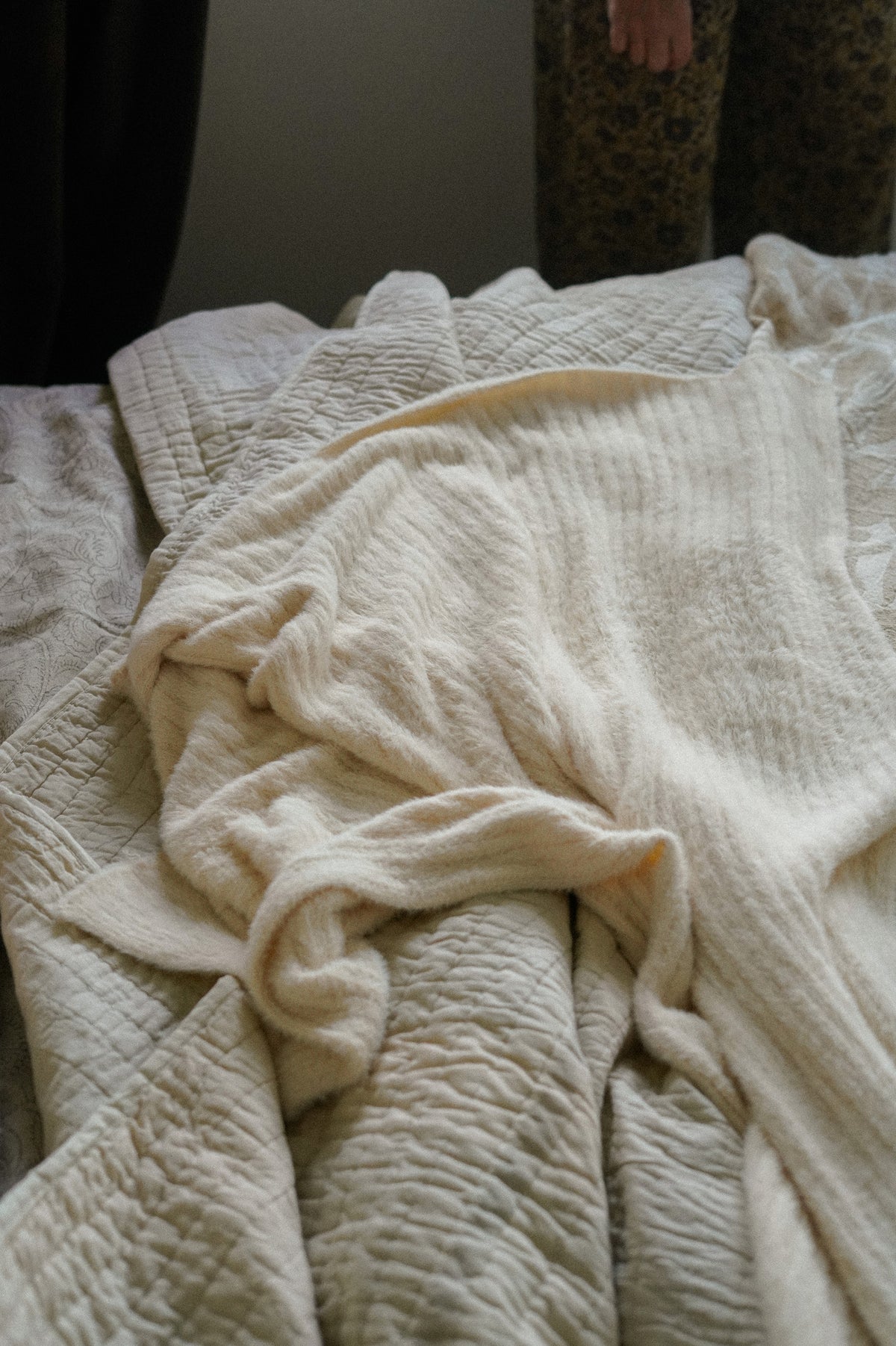 Snug Throw Cream