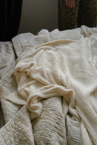 Snug Throw Cream