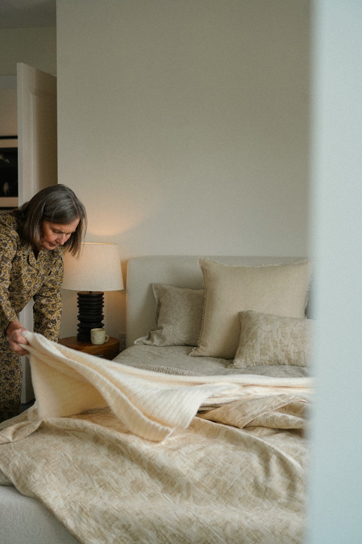 Snug Throw Cream