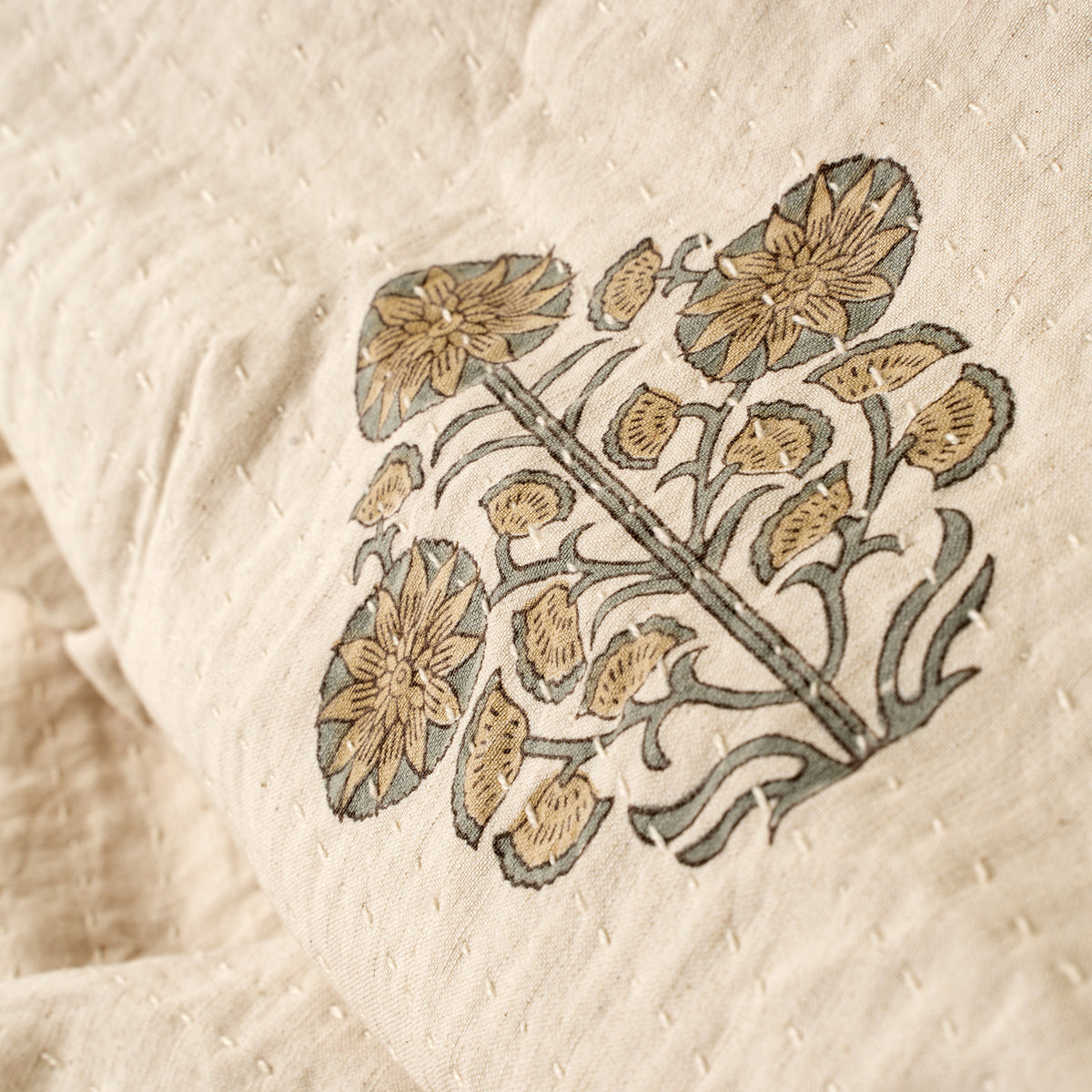 Senna Kantha Blanket