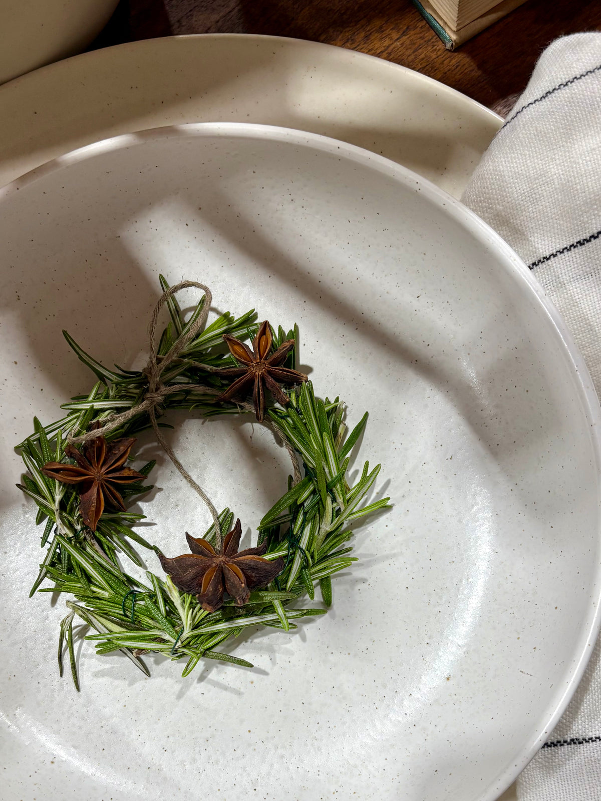 Table Setting Natural Wreath